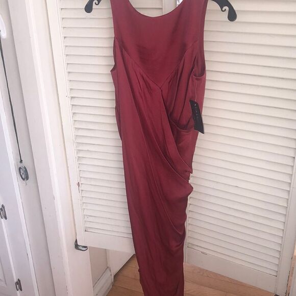 Romantic & Elegant 💯% Silk Draped Dress by Nicole Miller Collection. - Picture 1 of 17